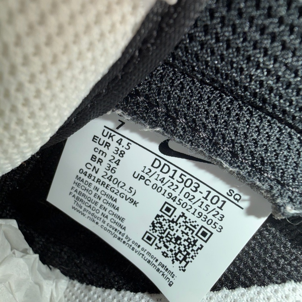 NIKE•black/white women’s dunk low leather sneakers 7 EUC - Picture 6 of 8